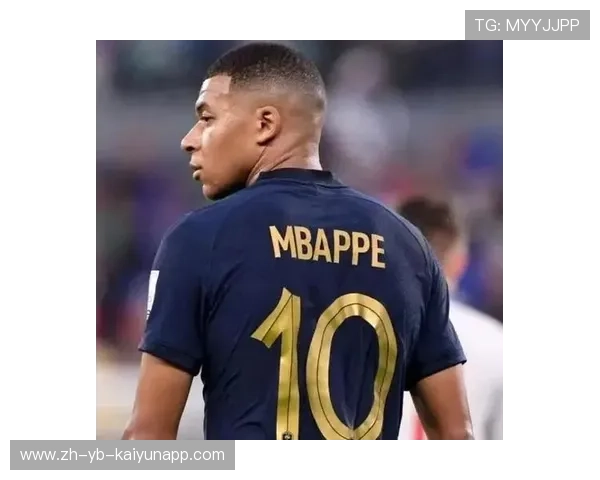 姆巴佩做鬼脸采访，记者笑到断片：足球场上的“搞怪”瞬间引爆网络